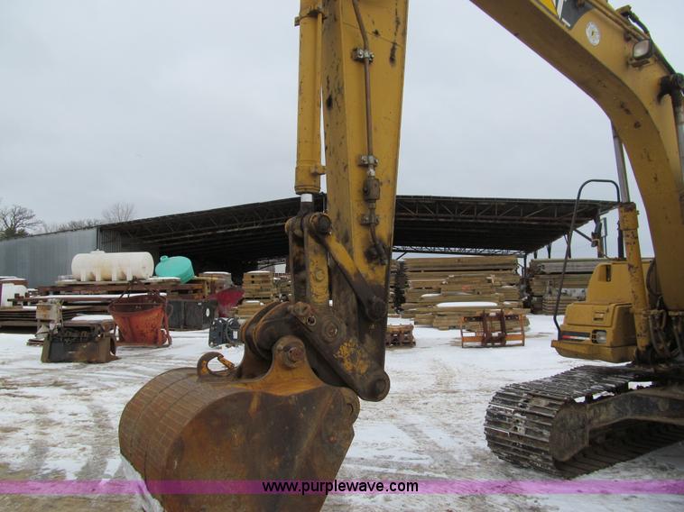 image for item I9817 1998 Caterpillar 311B excavator