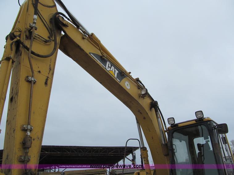image for item I9817 1998 Caterpillar 311B excavator