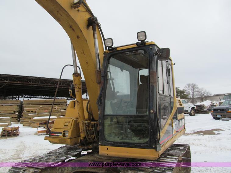 image for item I9817 1998 Caterpillar 311B excavator