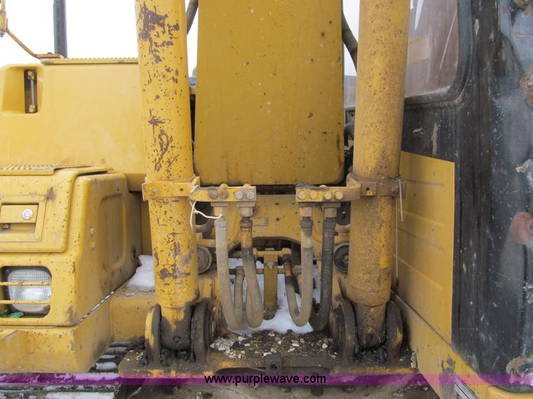 image for item I9817 1998 Caterpillar 311B excavator