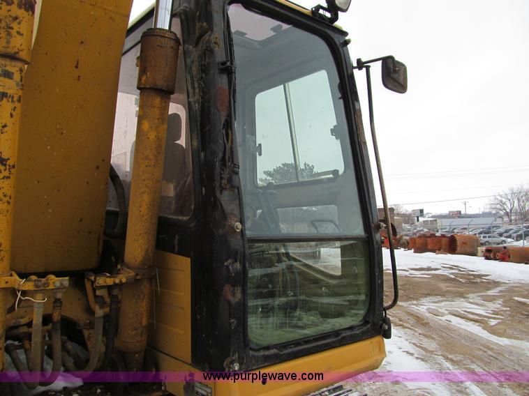 image for item I9817 1998 Caterpillar 311B excavator