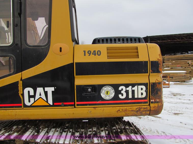 image for item I9817 1998 Caterpillar 311B excavator