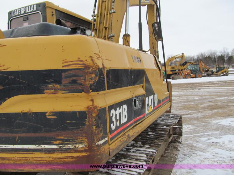 image for item I9817 1998 Caterpillar 311B excavator
