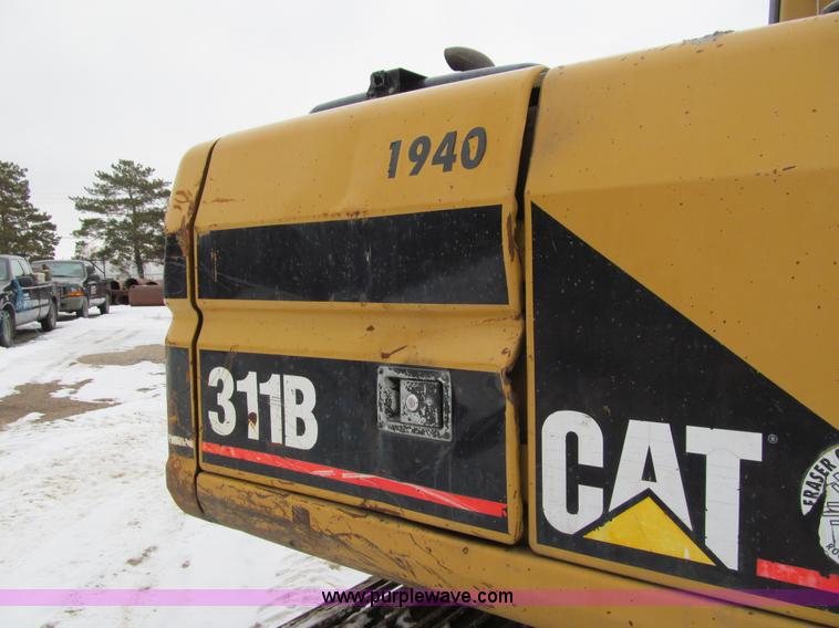 image for item I9817 1998 Caterpillar 311B excavator