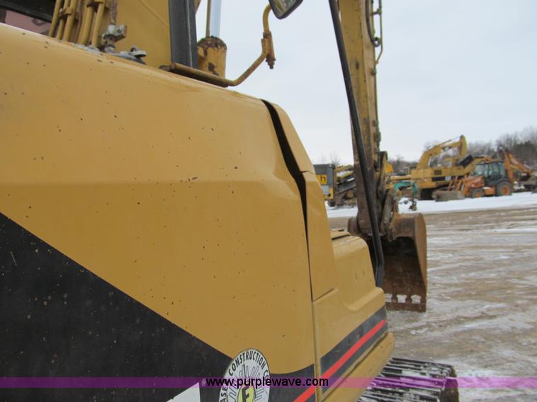 image for item I9817 1998 Caterpillar 311B excavator