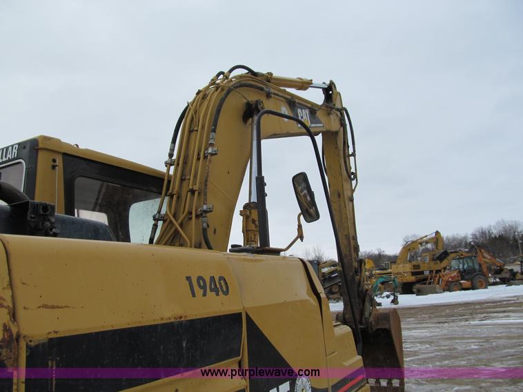 image for item I9817 1998 Caterpillar 311B excavator