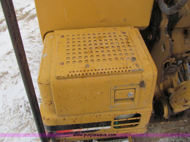 image for item I9817 1998 Caterpillar 311B excavator