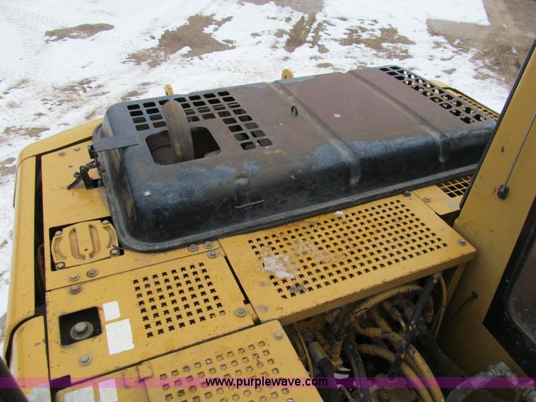 image for item I9817 1998 Caterpillar 311B excavator