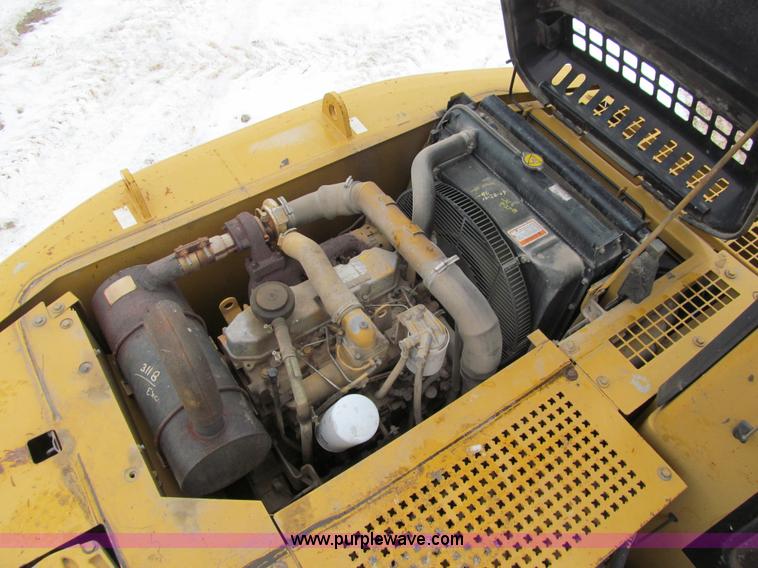 image for item I9817 1998 Caterpillar 311B excavator