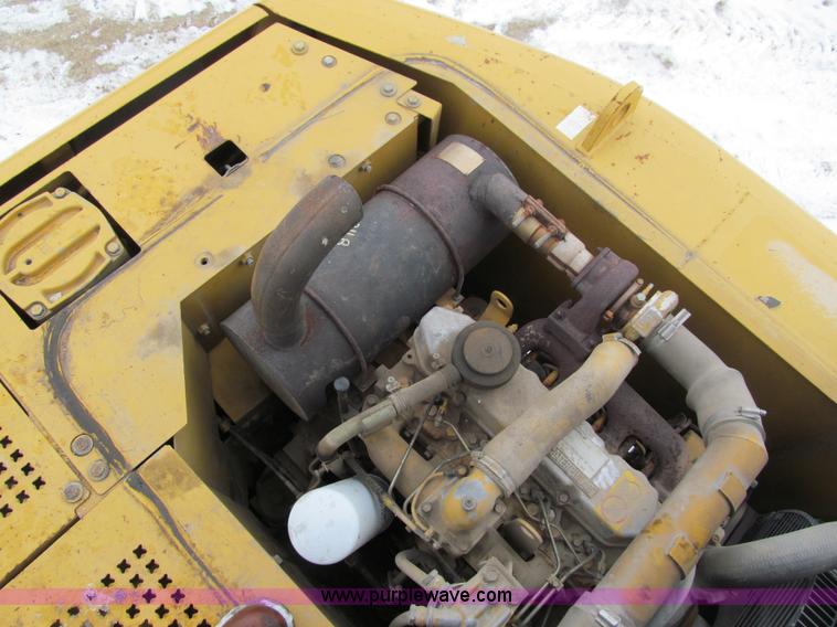 image for item I9817 1998 Caterpillar 311B excavator