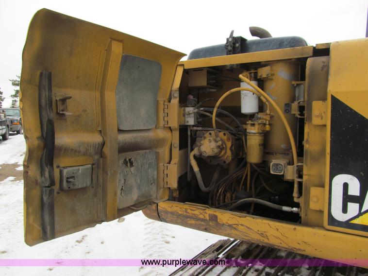 image for item I9817 1998 Caterpillar 311B excavator