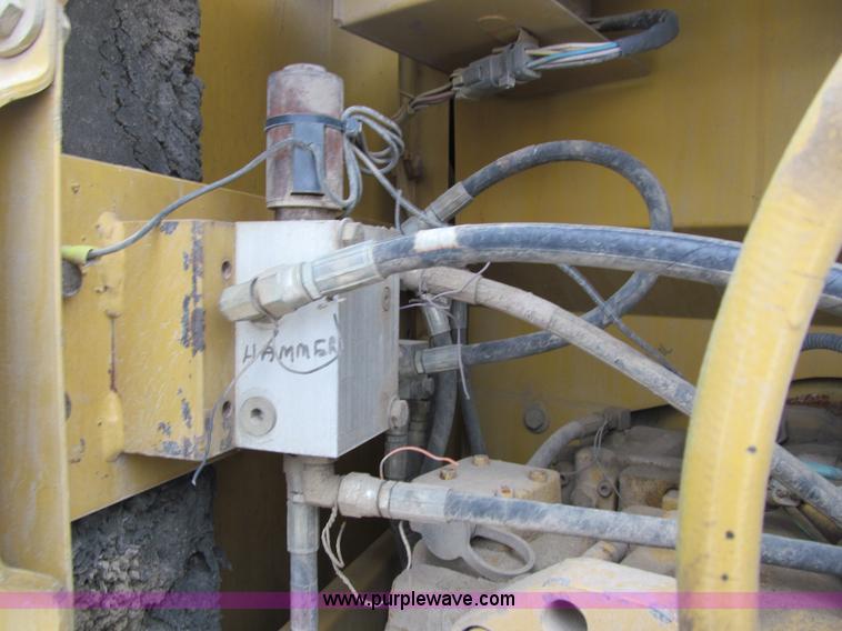 image for item I9817 1998 Caterpillar 311B excavator