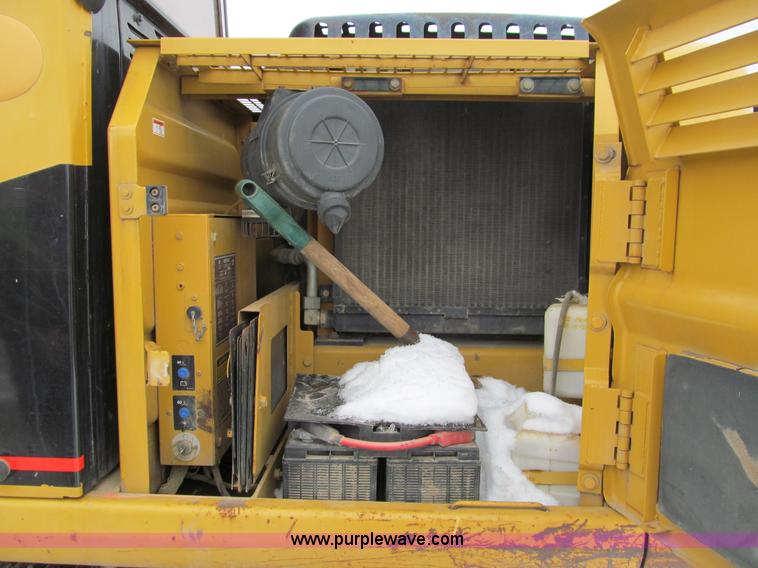 image for item I9817 1998 Caterpillar 311B excavator