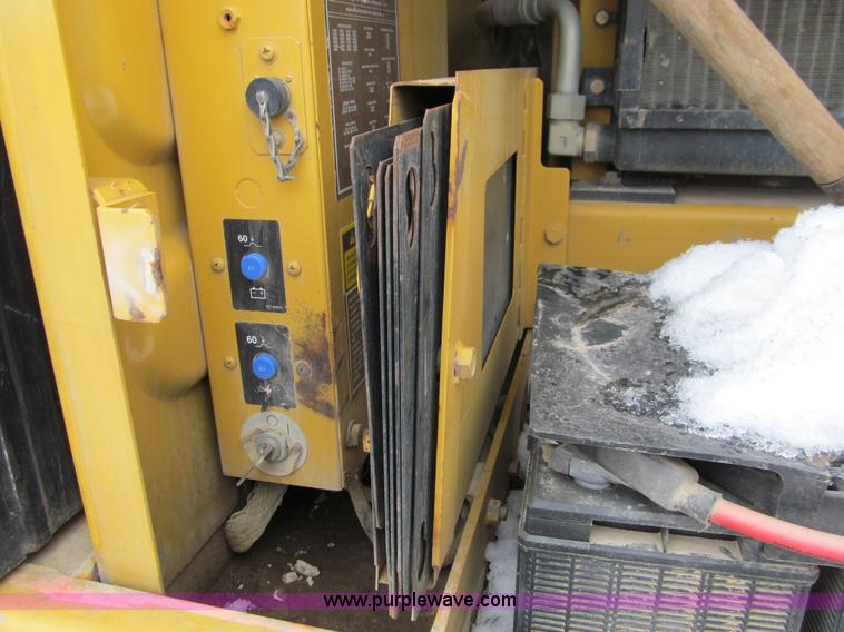 image for item I9817 1998 Caterpillar 311B excavator