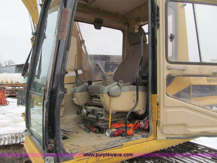 image for item I9817 1998 Caterpillar 311B excavator