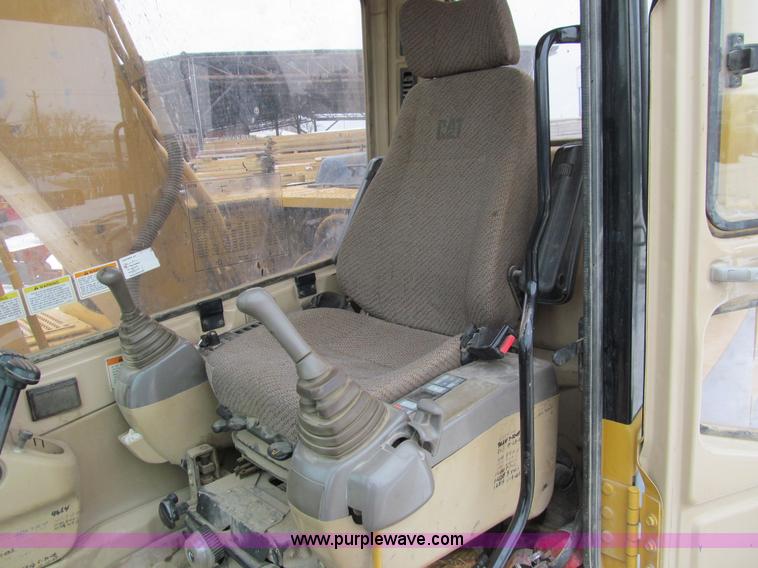image for item I9817 1998 Caterpillar 311B excavator