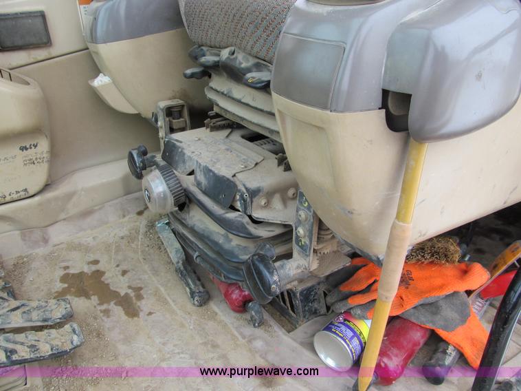 image for item I9817 1998 Caterpillar 311B excavator