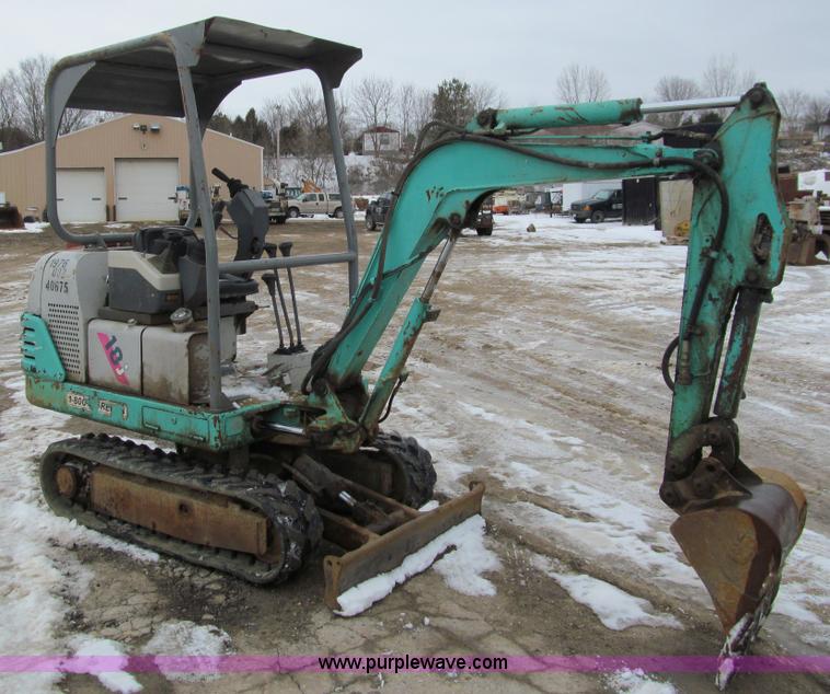 image for item I9818 1998 IHI 18J mini excavator