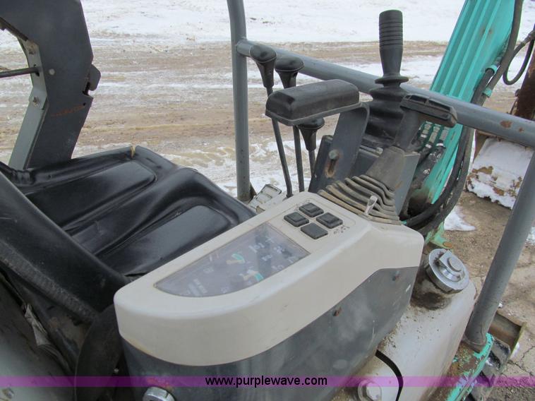 image for item I9818 1998 IHI 18J mini excavator