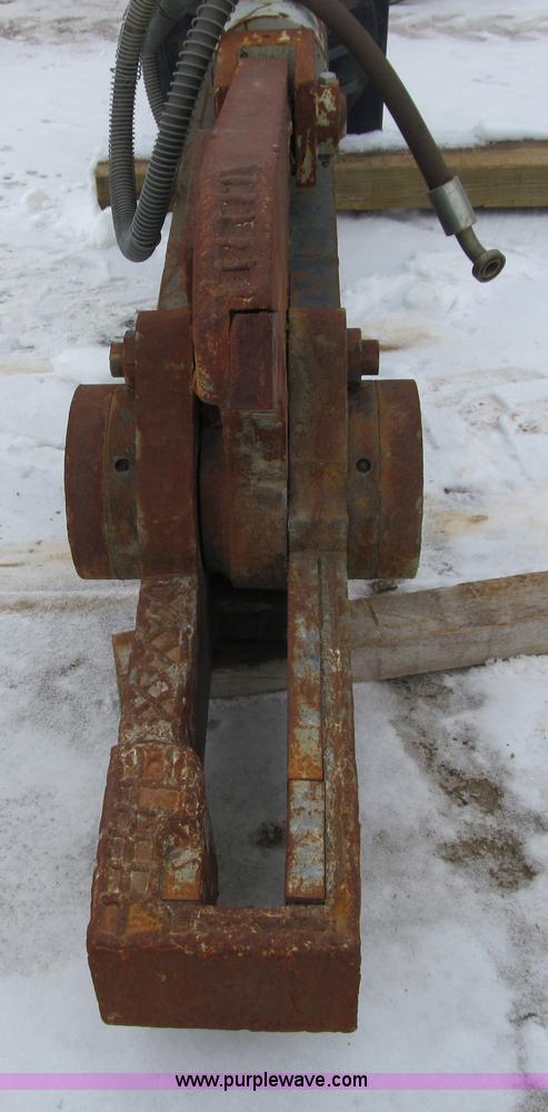 image for item I9824 2004 Dyatec SDR40 hydraulic shear attachment