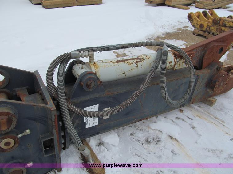 image for item I9824 2004 Dyatec SDR40 hydraulic shear attachment