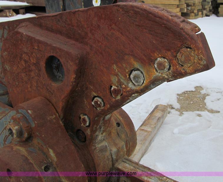 image for item I9824 2004 Dyatec SDR40 hydraulic shear attachment