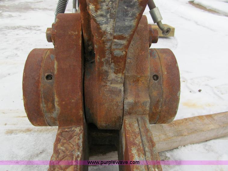 image for item I9824 2004 Dyatec SDR40 hydraulic shear attachment