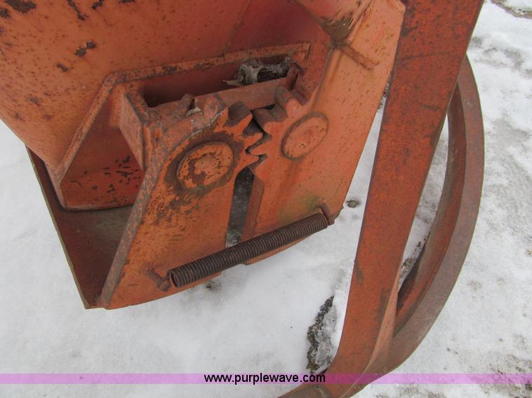 image for item I9826 Erie concrete bucket attachment