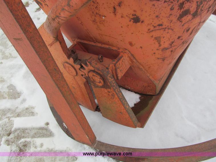 image for item I9826 Erie concrete bucket attachment