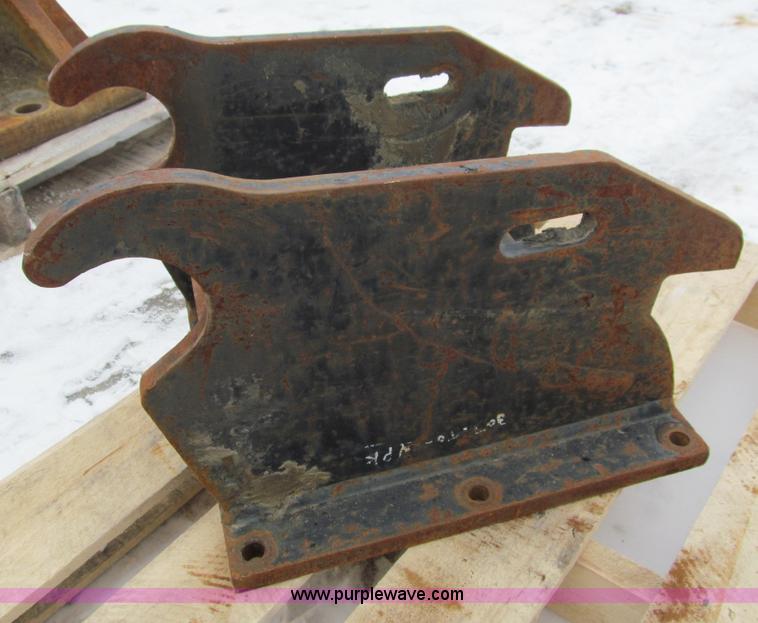 image for item I9833 NPK hammer attachment plate