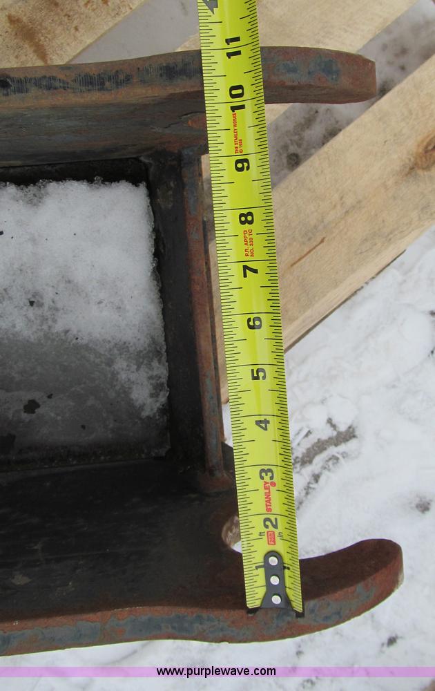 image for item I9833 NPK hammer attachment plate