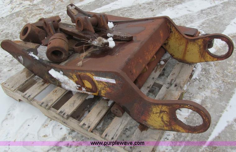 image for item I9834 CF hydraulic excavator thumb parts