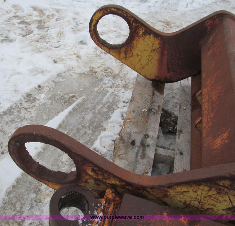 image for item I9834 CF hydraulic excavator thumb parts