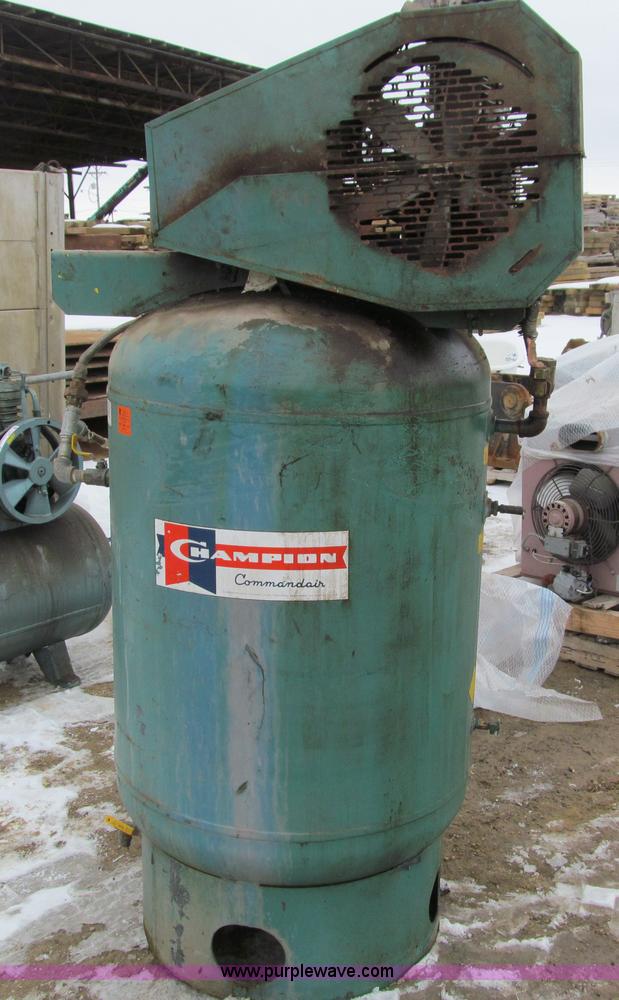 image for item I9838 1981 Champion VRV5-12 air compressor