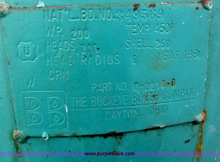 image for item I9838 1981 Champion VRV5-12 air compressor