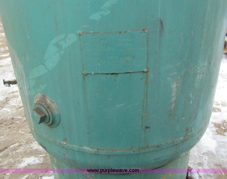 image for item I9838 1981 Champion VRV5-12 air compressor