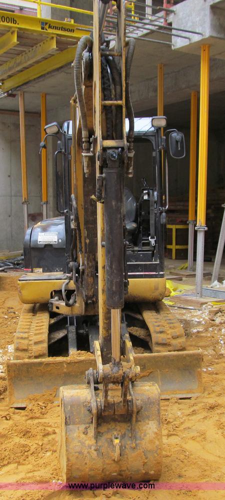 image for item I9840 2002 Caterpillar 303.5 mini excavator