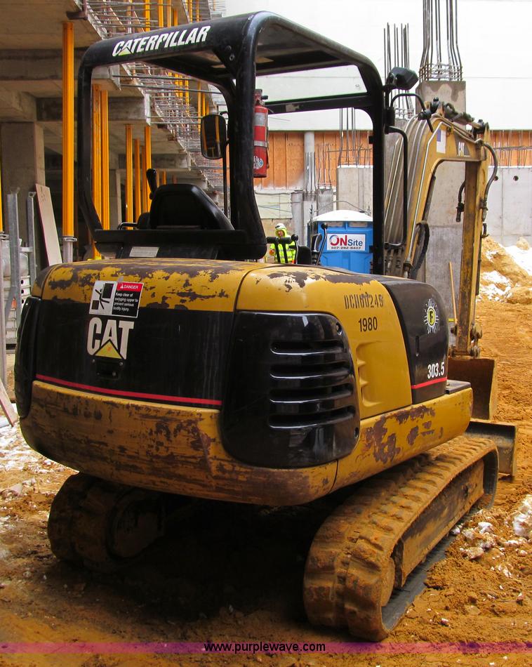 image for item I9840 2002 Caterpillar 303.5 mini excavator