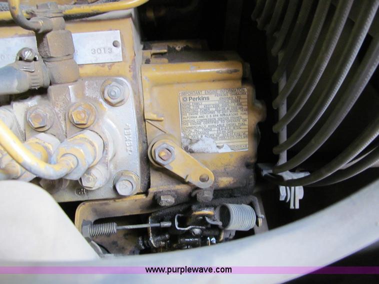 image for item I9840 2002 Caterpillar 303.5 mini excavator