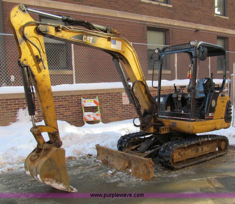 image for item I9840 2002 Caterpillar 303.5 mini excavator