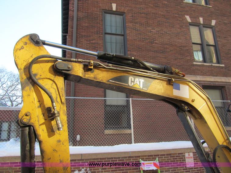 image for item I9840 2002 Caterpillar 303.5 mini excavator
