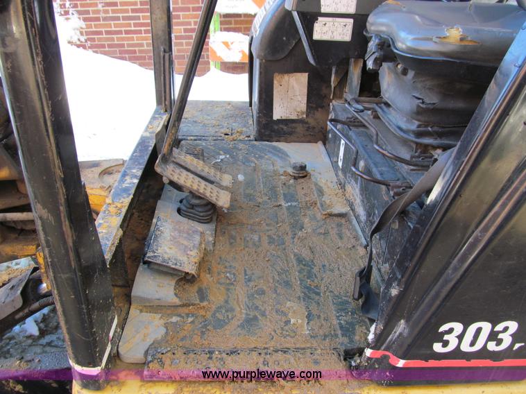 image for item I9840 2002 Caterpillar 303.5 mini excavator