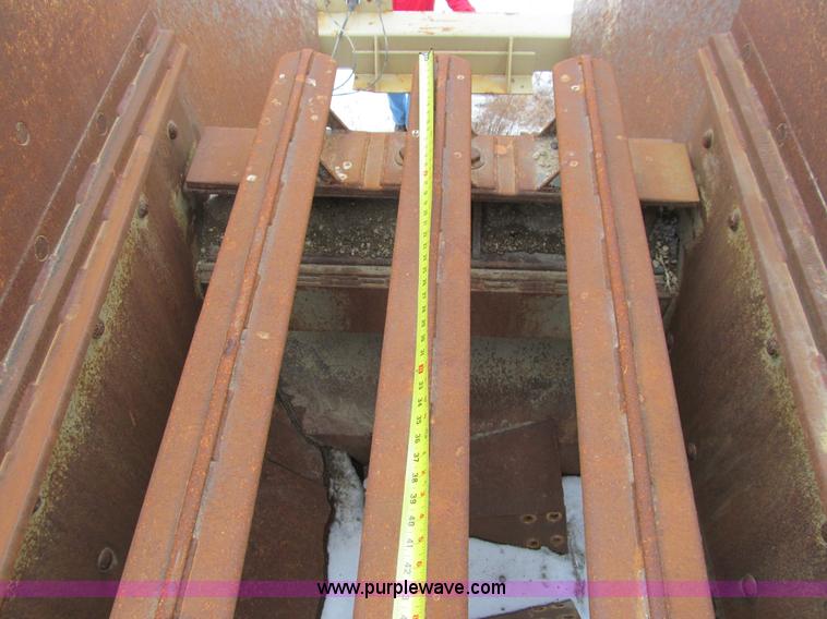 image for item I9841 2007 Peerless portable rip rap plant