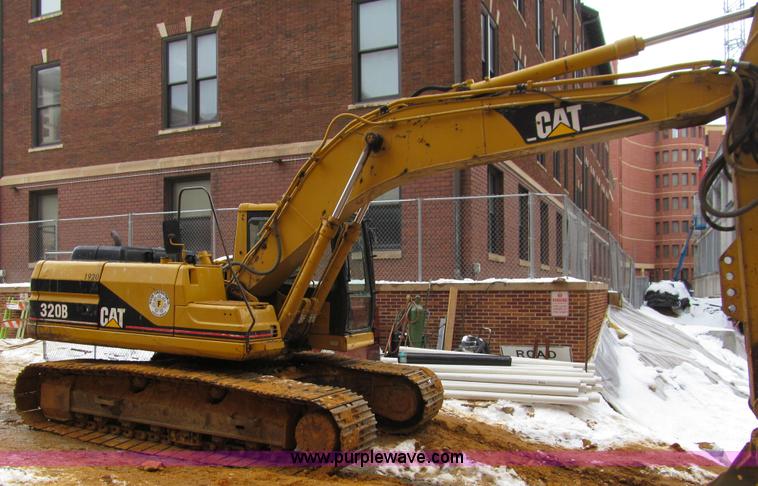image for item I9842 1998 Caterpillar 320BL  excavator