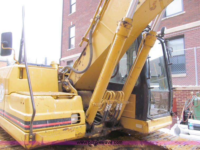 image for item I9842 1998 Caterpillar 320BL  excavator