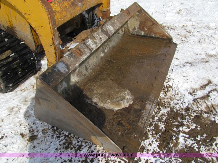 image for item I9844 2003 Caterpillar 257 track skid steer