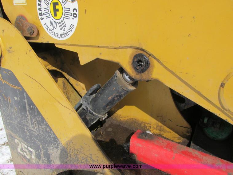 image for item I9844 2003 Caterpillar 257 track skid steer