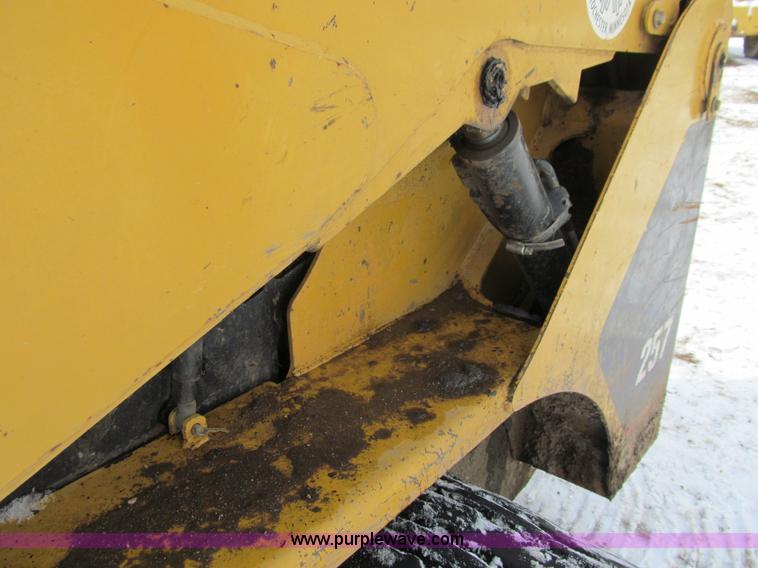 image for item I9844 2003 Caterpillar 257 track skid steer