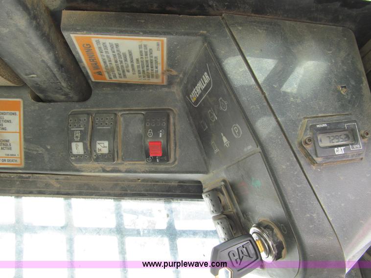 image for item I9844 2003 Caterpillar 257 track skid steer