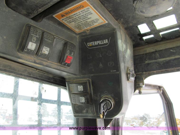 image for item I9844 2003 Caterpillar 257 track skid steer